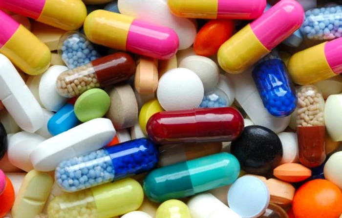 
    Este bine de știut că tratamentul medicamentos trebuie inițiat doar de medic, care stabilește când și ce fel de pastile trebuie luate.www.clicksanatate.ro  