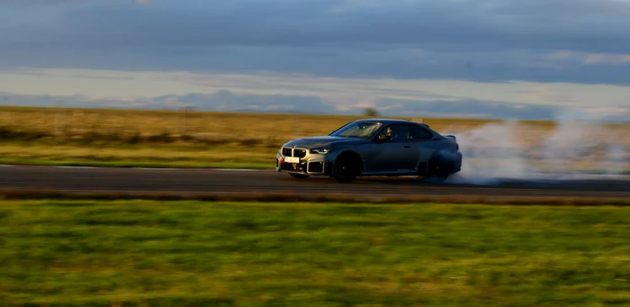 Simbioza perfectă om-mașină. FOTO: Adevărul