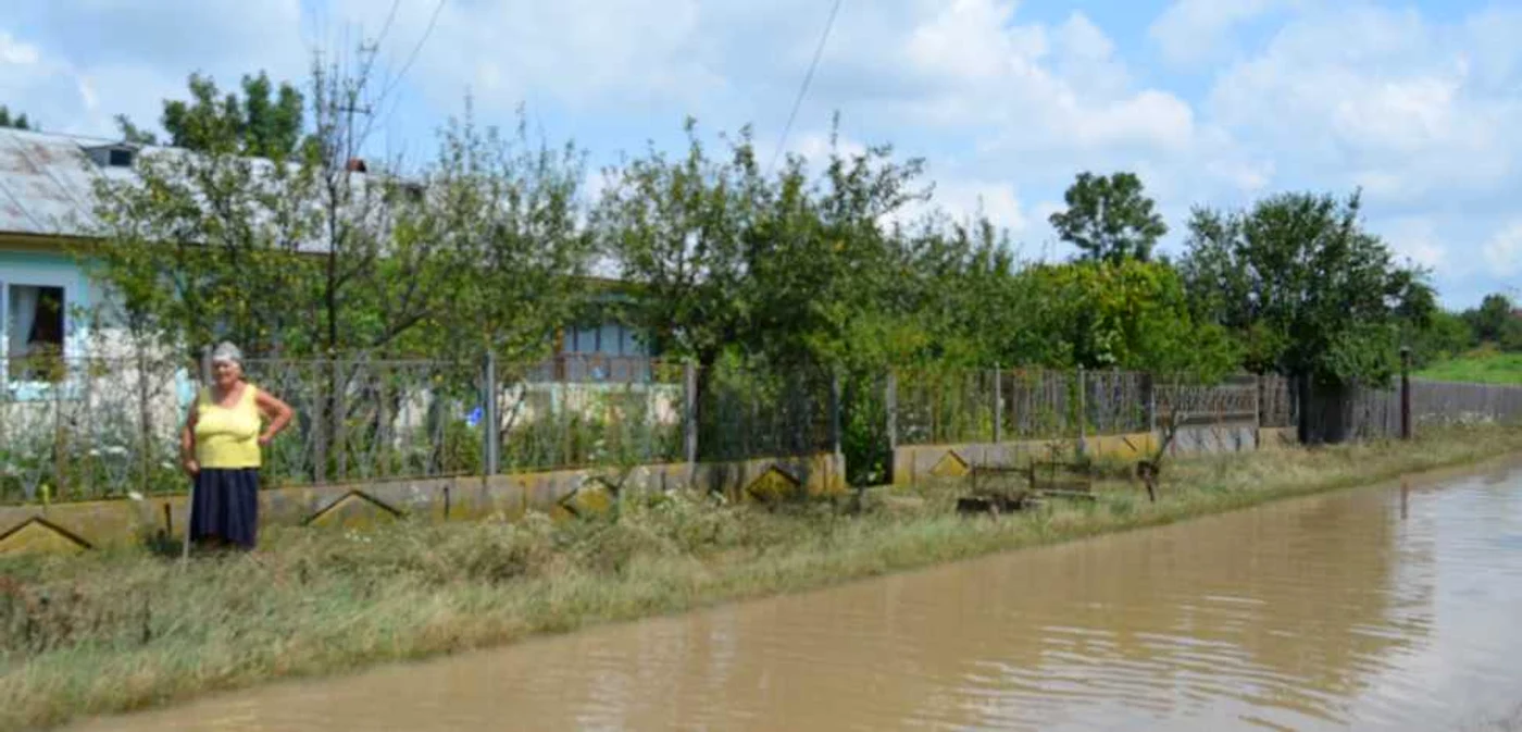 La Siliştea Gumeşti apa a venit pentru a şaptea oară anul aceasta