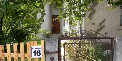 Locuinţa Doinei Cornea în care au intrat hoţii