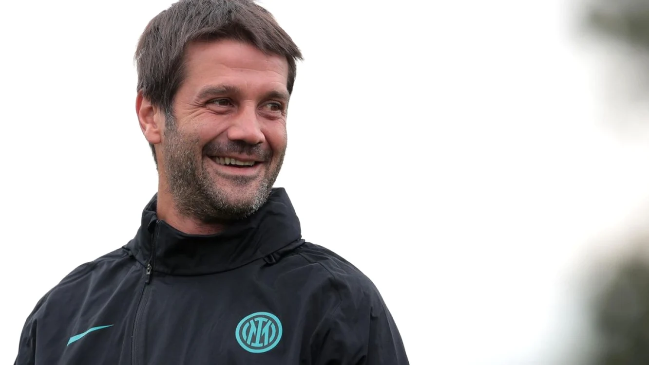 Cristi Chivu a avut răbdarea de a-şi începe cariera de antrenor de la nivelul unei echipe U14