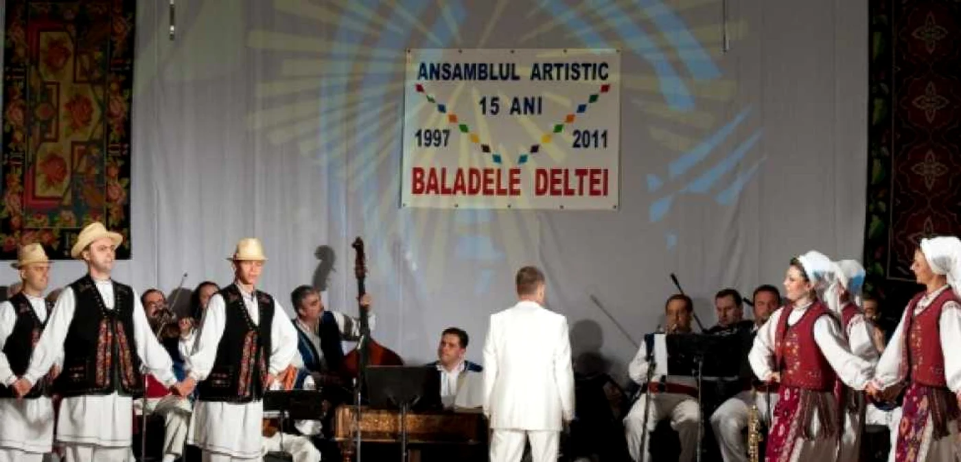 Spectacol de muzică, dans şi umor marca „Baladele Deltei“
