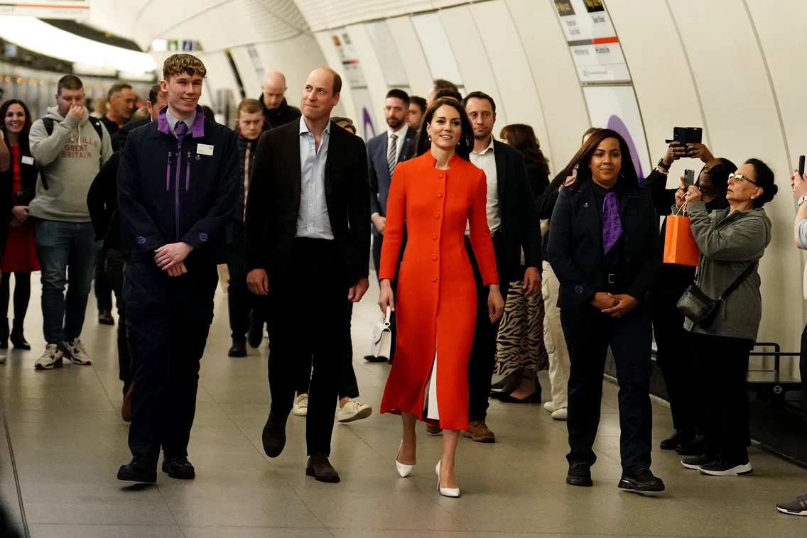 Kate Middleton și Prințul William am călătorit azi cu metroul