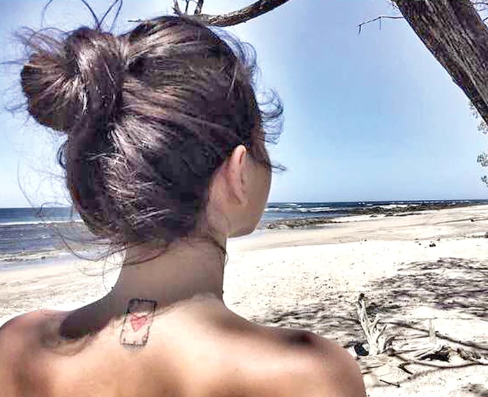 Inna şi-a etalat inimioara pe plaja din Mexic