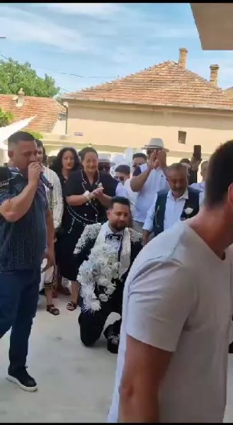 Imagini exclusive de la o nuntă țigănească, cu invitați din afară și bucate alese, dar fără alcool și lăutari FOTO VIDEO