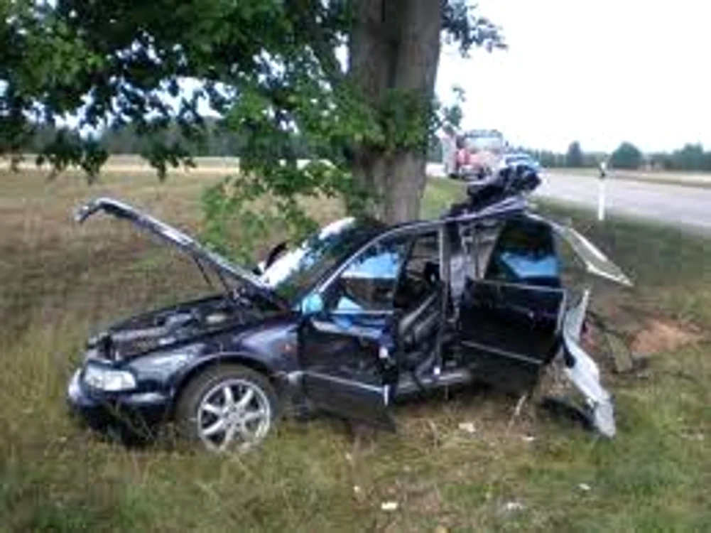 
    Trei tineri au murit într-un accident oribil, lângă Dej  
