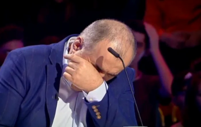 
    Florin Călinescu nu și-a putut stăpâni emoțiileFoto: captură video  