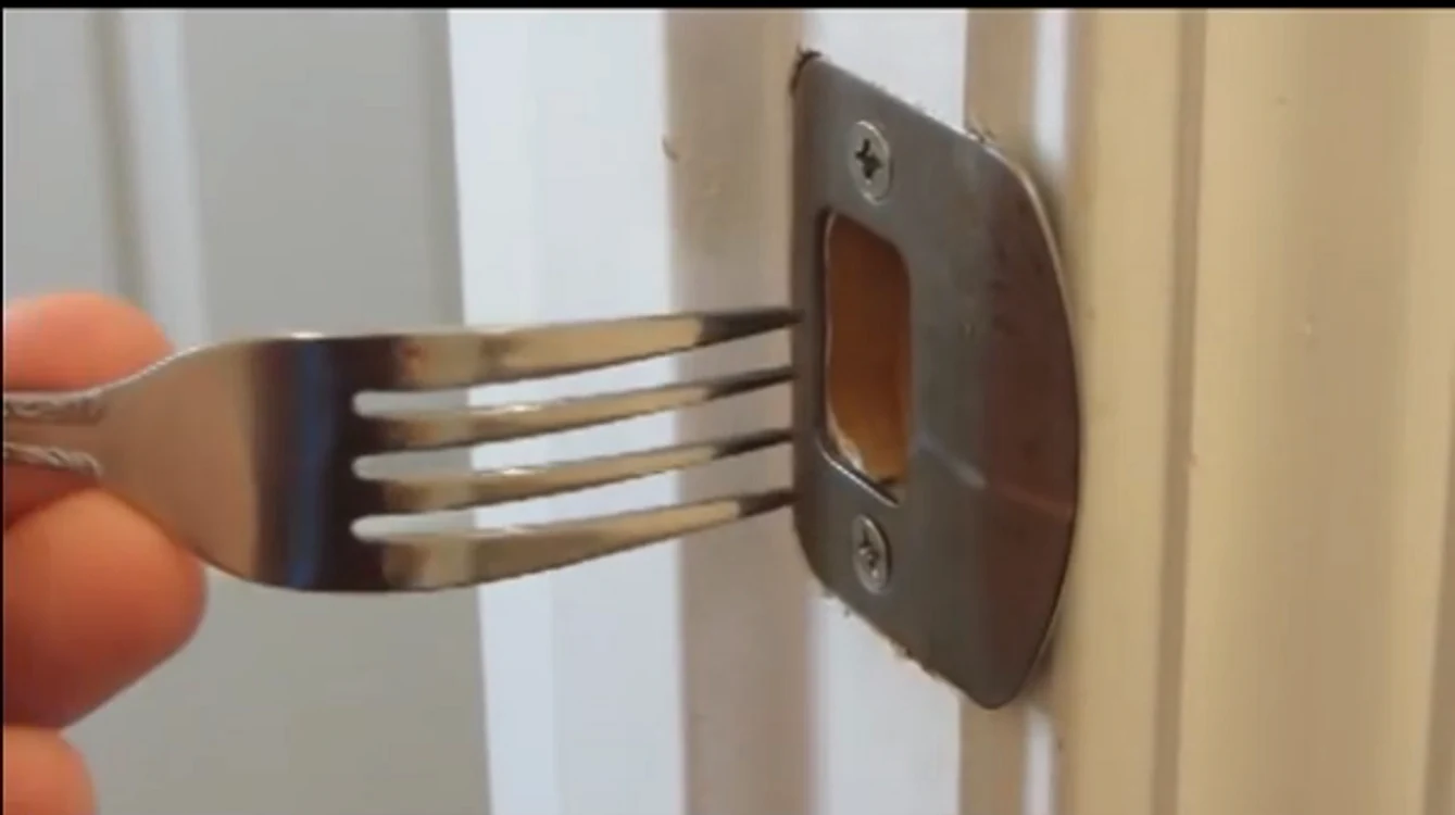 cum incui usa cu o furculita video 1 png