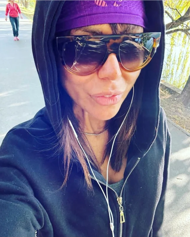 Denise Rifai aleargă în parc foto: Instagram 