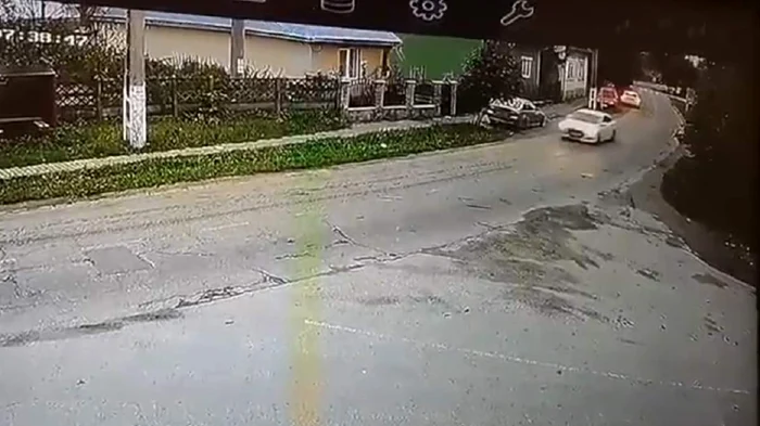 
    Masina suspecțilorFoto: mesager24.ro  