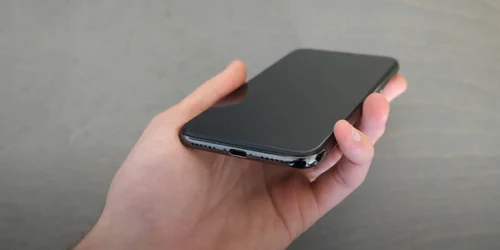 iPhone X modificat USB-C