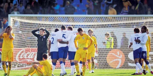 Expresia de pe feţele elevilor lui Emil Săndoi de la finalul meciului cu Anglia este grăitoare pentru  situaţia întregului fotbal românesc Foto: Getty Images