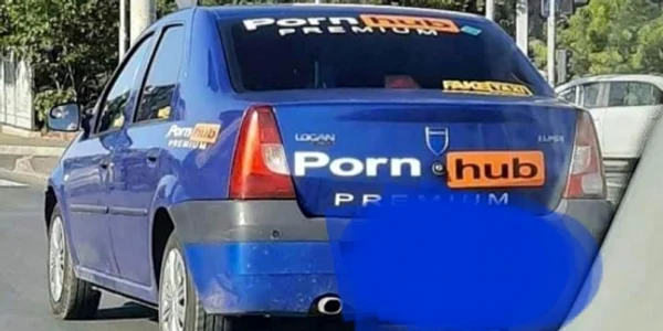 masina de politie batjocorita.foto