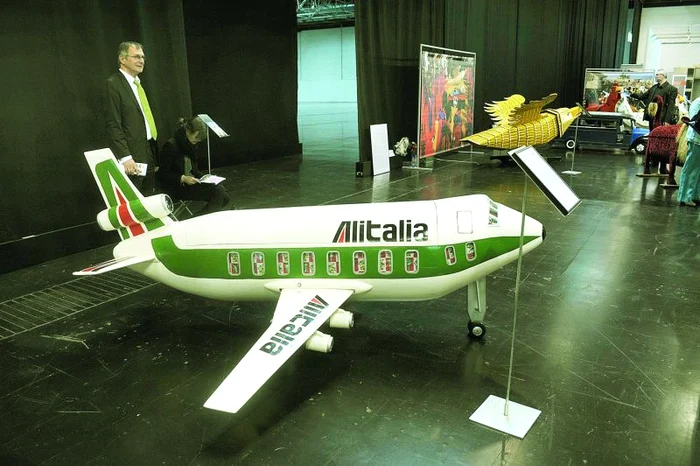 În funcţie de preferinţe, compania aeriană de pe sicriu poate fi modificată (Fotografii: Hepta)