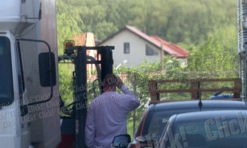 Cheloo de la Paraziţii poartă bocanci şi când e foarte cald afară  (Foto: Cezar Preda) jpeg