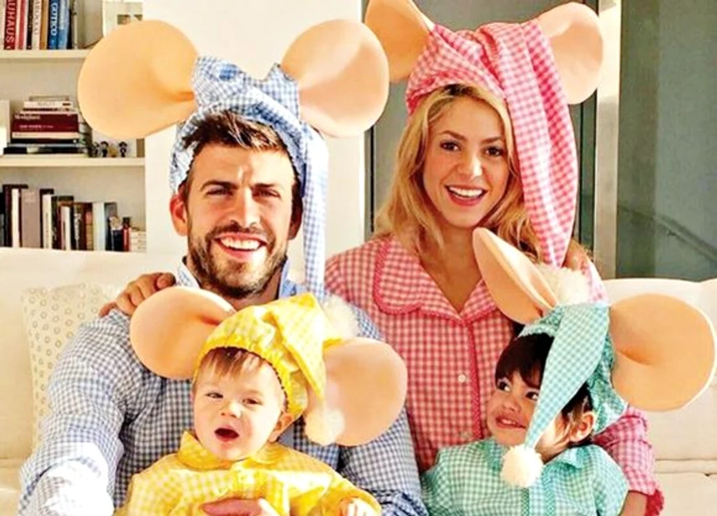 Gerard Pique şi Shakira sunt părinţii a doi copii, o fetiţă şi un băieţel 