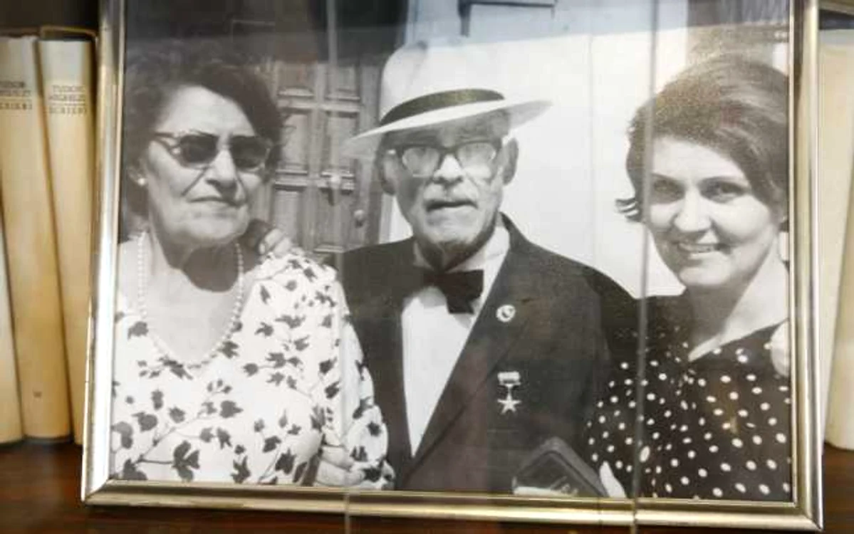 Mitzura Arghezi a murit. În imagine, alături de părinţii săi FOTO David Muntean