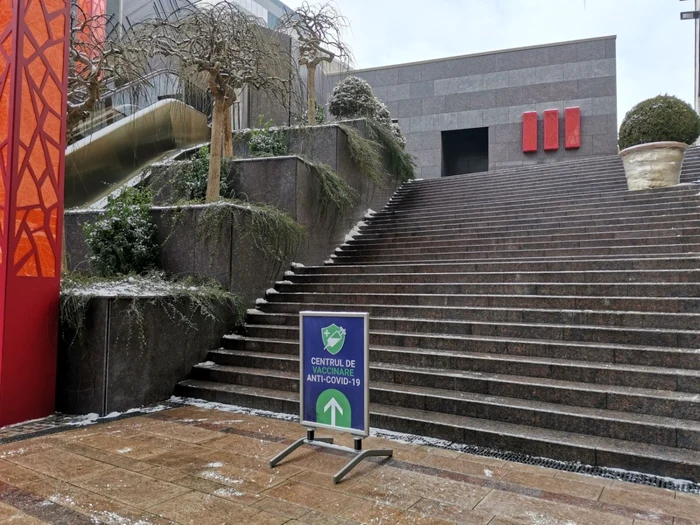 Centrul de vaccinare de la Iulius Mall din Timişoara