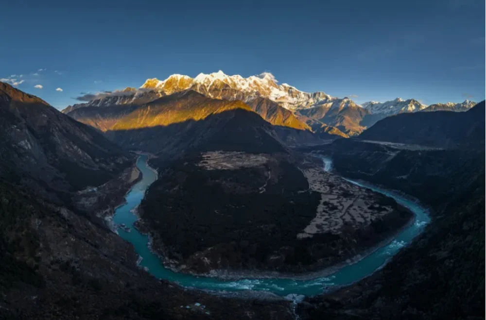 „Râul Ceresc”. Cum a încercat China să redirecționeze ploile din Tibet pentru a alimenta regiunile aride ale țării
