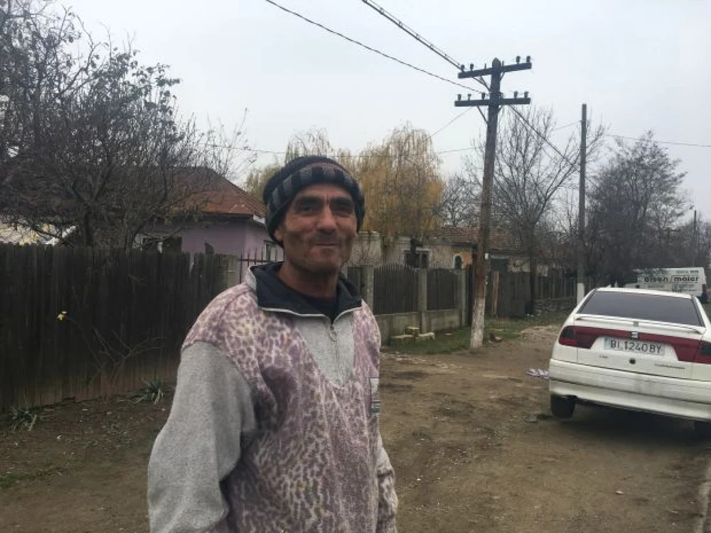 Asistaţii sociali rămaşi fără ajutor social refuză să meargă la muncă cu ziua