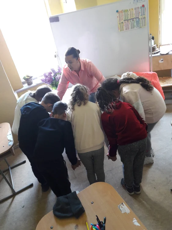 Elevii din clasa Anei Maria au devenit o veritabilă echipă FOTO arhiva personală
