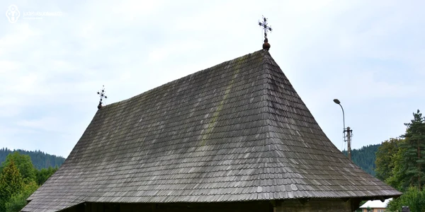 biserica de lemn putna
