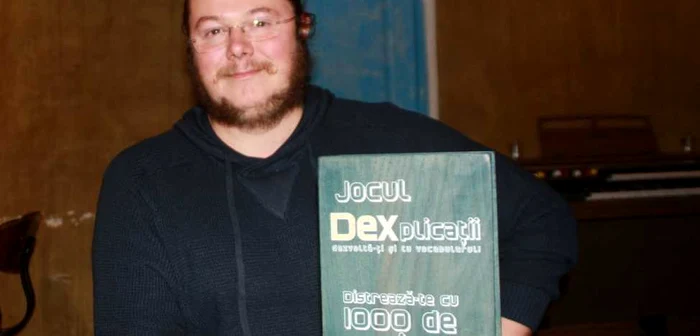 Artistul Alexandru Şerban se află în spatele jocului Dexplicaţii FOTO Bianca Sara Gavrilă