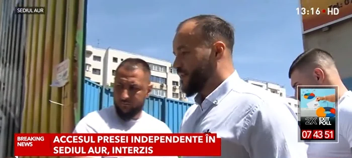 Jurnaliștii au făcut toate demersurile pentru a intra. FOTO: captură video Antena 3 CNN