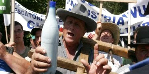 Fermierii renunţă, deocamdată, la proteste