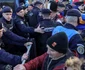 Ciocniri între forțele de ordine și sustinătorii lui Calin Georgescu în Piata Victoriei FOTO Inquam Photos / Sabin Cîrstoveanu (5) jpg