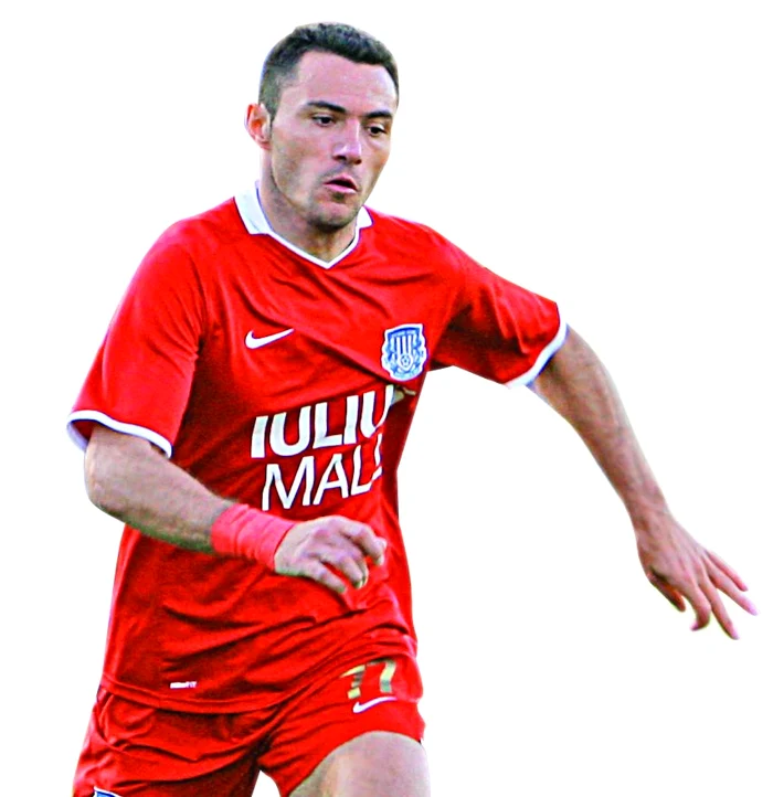 
    Cornel Buta e  primul fotbalist  român atins  de virus  