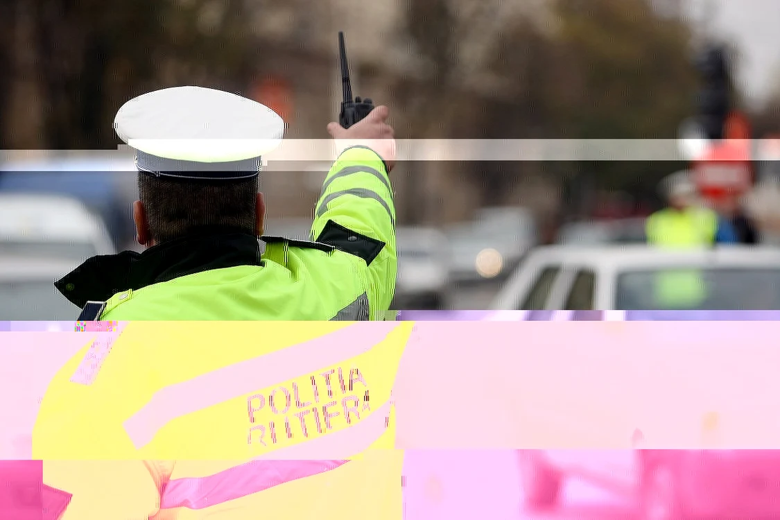 Poliţiştii i-au întocmit dosar penal 