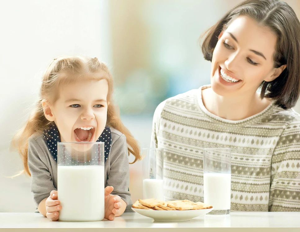 
    Laptele este extrem de sănătos  şi pentru copiiFoto: Shutterstock  