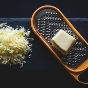 Brânză rasă, parmezan ras FOTO Pixabay