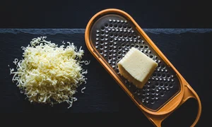 Brânză rasă, parmezan ras FOTO Pixabay