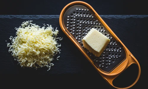 Brânză rasă, parmezan ras FOTO Pixabay