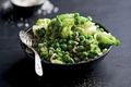 mazăre cu salată şi usturoi verde jpeg