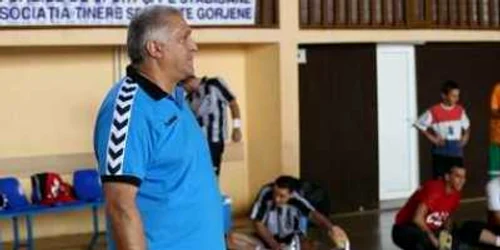 Stângă crede că jucătorii săi sunt obosiţi la final de tur 