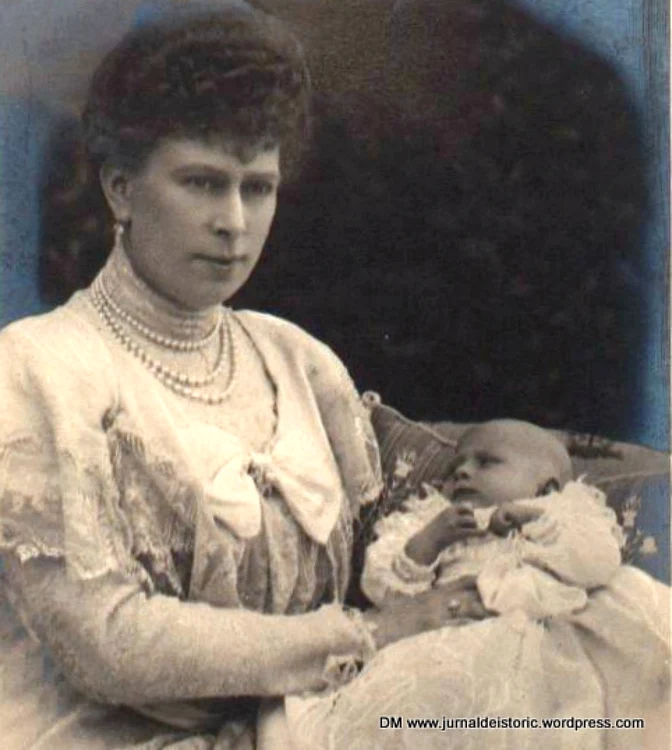 Regina Mary cu Principele John, 1905. Foto: colectia Diana Mandache