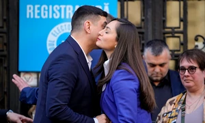 Presedinta POT, Anamaria Gavrila, alaturi de presedintele AUR, George Simion FOTO Mediafax 