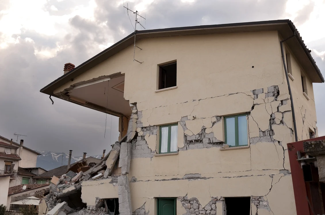 
    CGMB ar putea oferi peste 5800 de truse de prin ajutor locatarilor care trăiesc în case cu risc seismic 1Foto Pixabay.com  