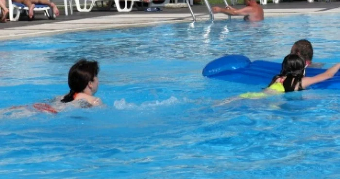 Bacău: Piscinele vor fi luate la verificat