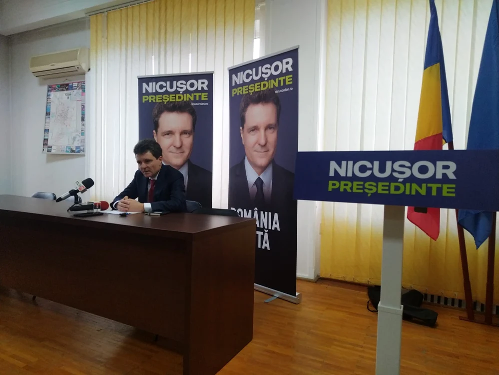 Nicuşor Dan a fost în precampanie electorală la Focşani. Foto Ştefan Borcea