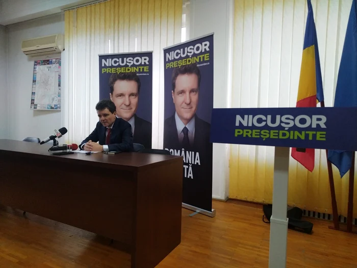 Nicuşor Dan a fost în precampanie electorală la Focşani. Foto Ştefan Borcea
