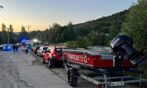 operatiune de cautare a unui barbat luat de ape FOTO Prahovainfo ro 