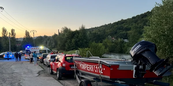 operatiune de cautare a unui barbat luat de ape FOTO Prahovainfo ro 