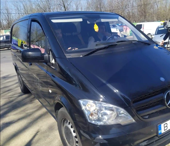 
    Fetele lui Nelu Ploieșteanu au ajuns la INML pentru a ridica trupul neînsuflețit al tatălui lorFoto: Blitz  