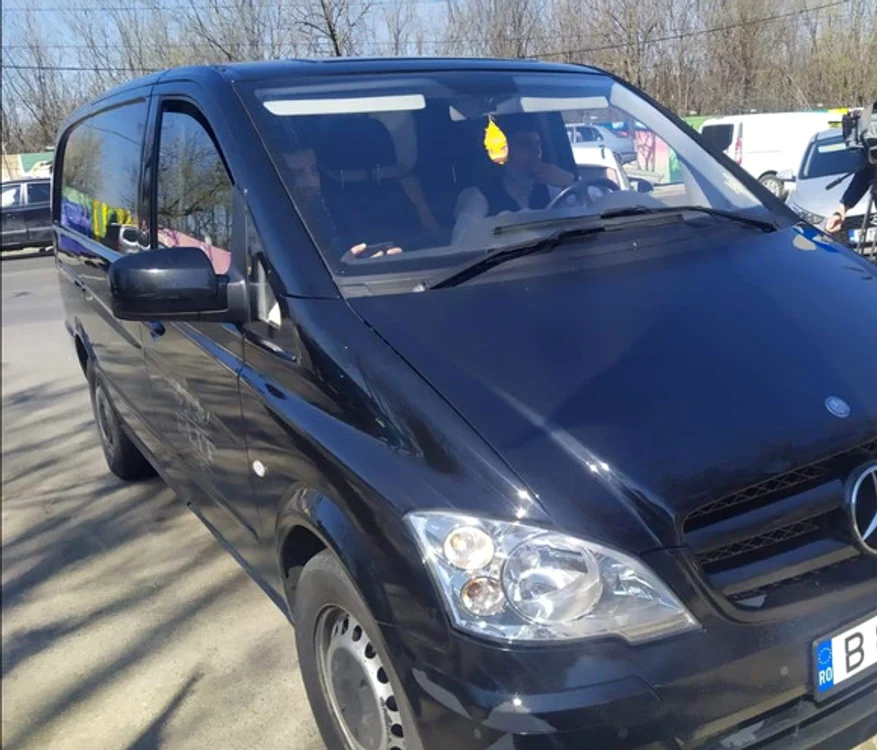 Fetele lui Nelu Ploieșteanu au ajuns la INML pentru a ridica trupul neînsuflețit al tatălui lorFoto: Blitz