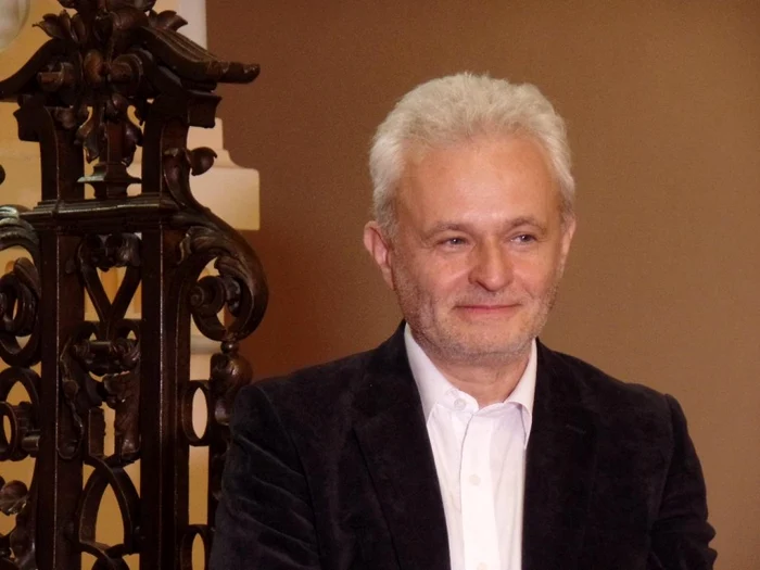 Expoziţia "Manierismul ca stare", semnată de Cătălin Bălescu, a fost vernisată la Muzeul de Artă din Craiova