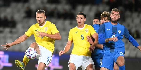 George Pușcaș, Ionuț Nedelcearu, Jaka Bijol si Miha Blažič în meciul amical de fotbal dintre Romania si Slovenia desfasurat la Cluj Napoca pe 17 noiembrie 2022 FOTO SPORT PICTURES jpg